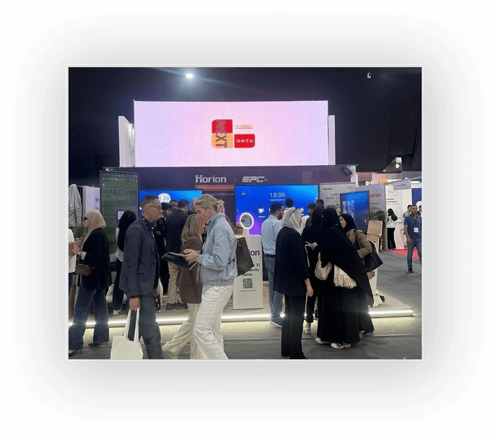 Écran géant aux couleurs de NextData au GITEX